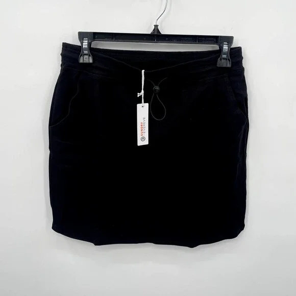 SUNDRY FOR EVEREVE Sunday Skirt with Bungee Drawcord in Black // 2 (M) - Picture 5 of 10